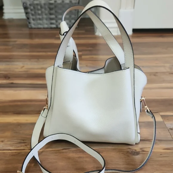 Stylish Cream Crossbody Bag - Picture 6 of 11